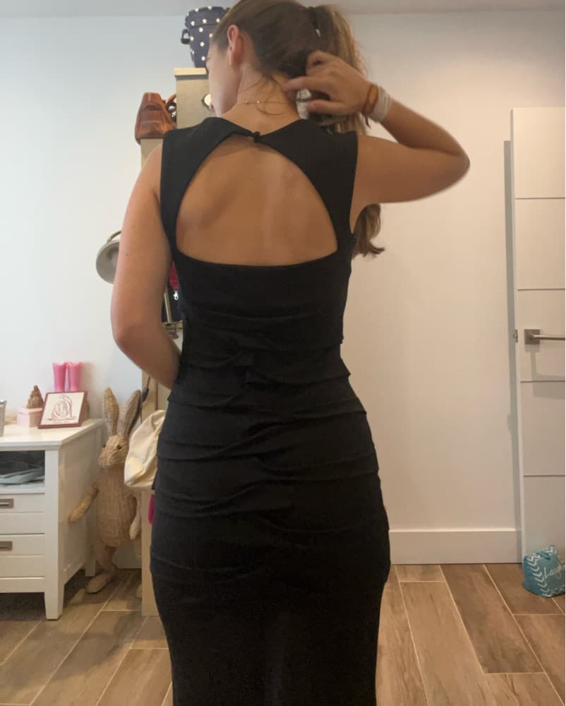 Sleek and Chic Black Bodycon Dress - Image 3