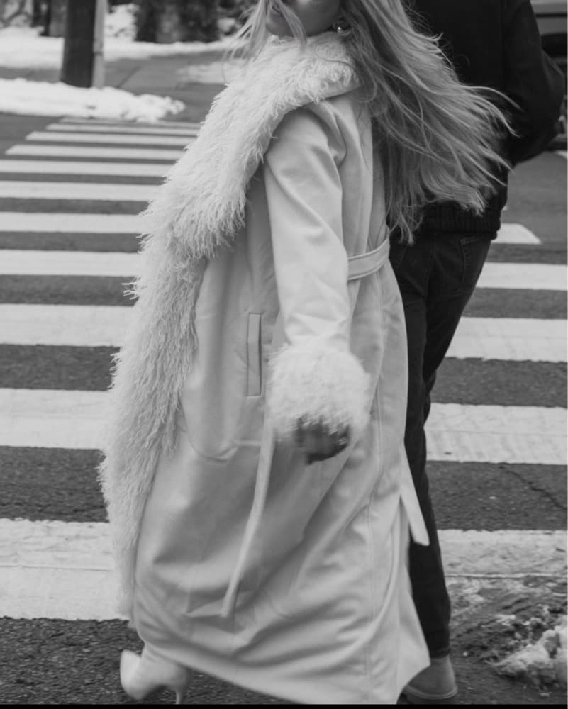 Luxurious Faux Fur Coat - Image 2