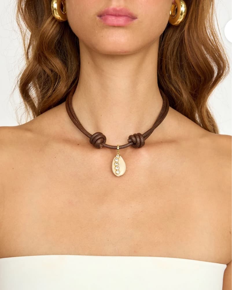 Eliou Cove Necklace - Image 2