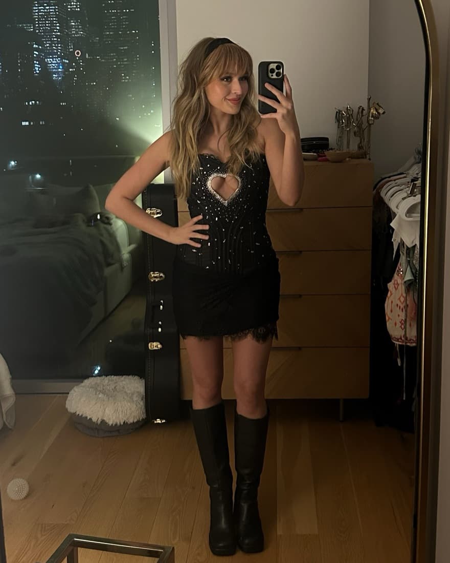 Sabrina Carpenter Heart Cutout Corset - Image 1