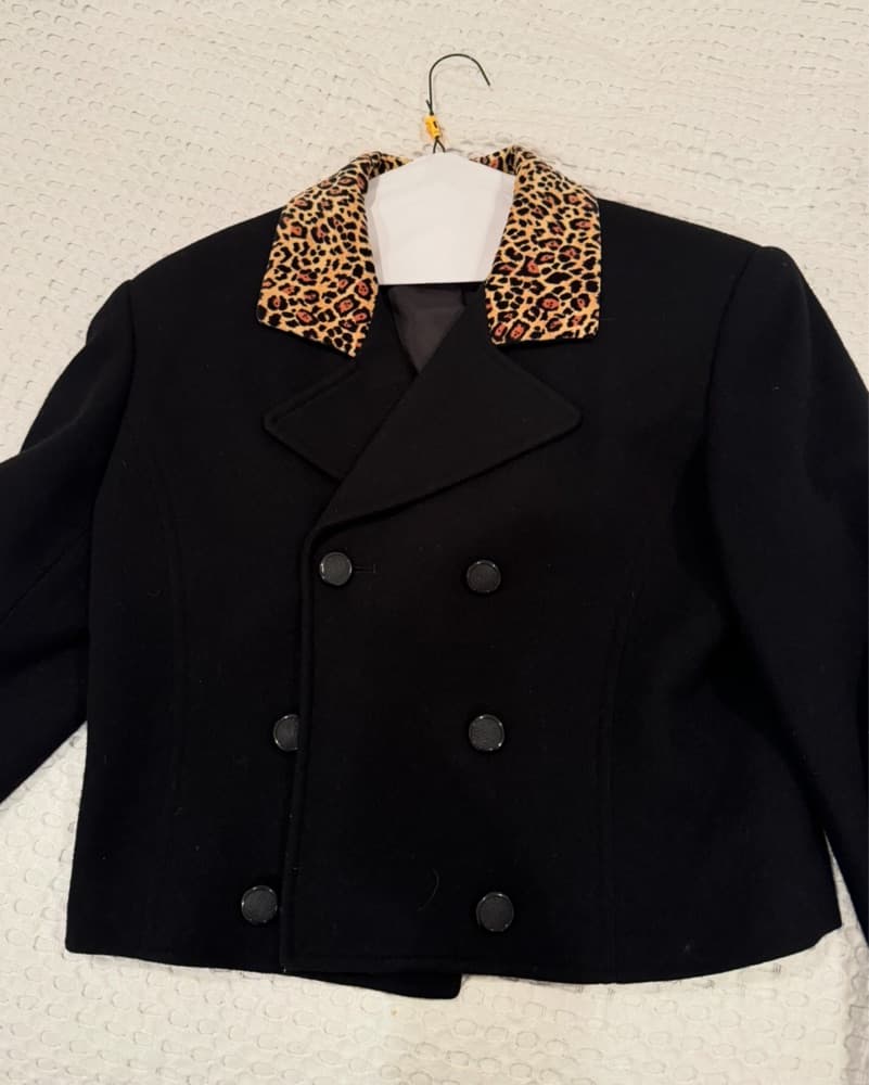 Vintage Black Blazer With Cheetah Collar - Image 1