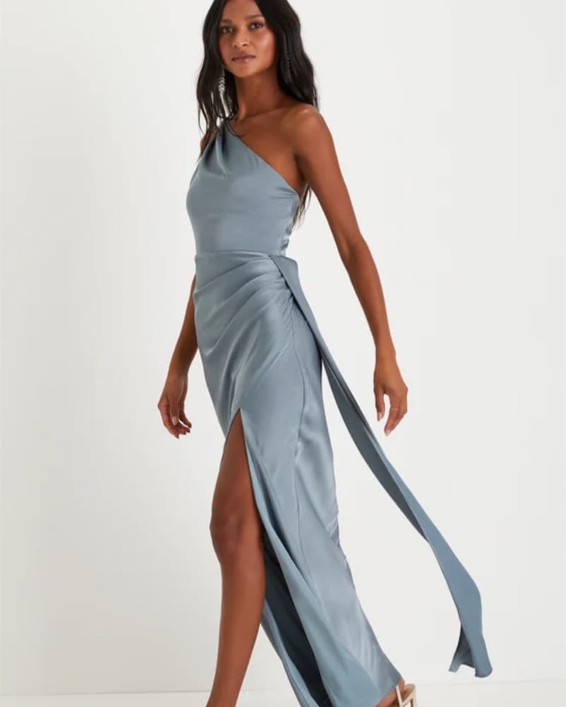 Elegant One-Shoulder Satin Gown - Image 2