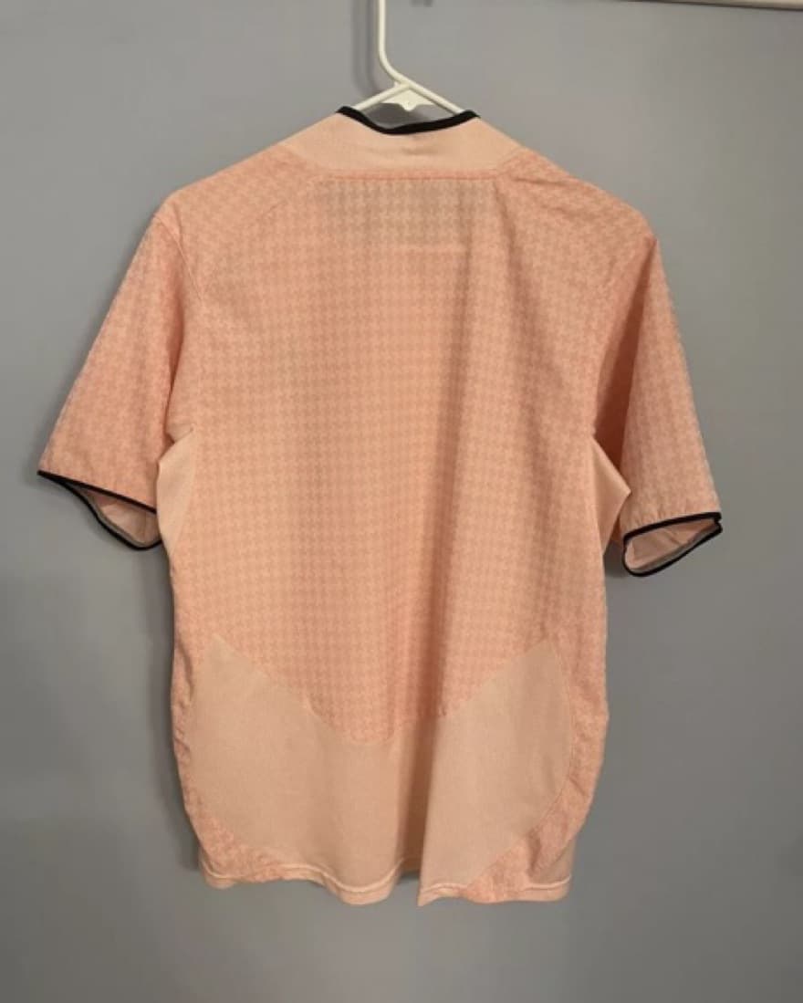 Juventus Pink 2003 Nike Soccer Jersey  - Image 2