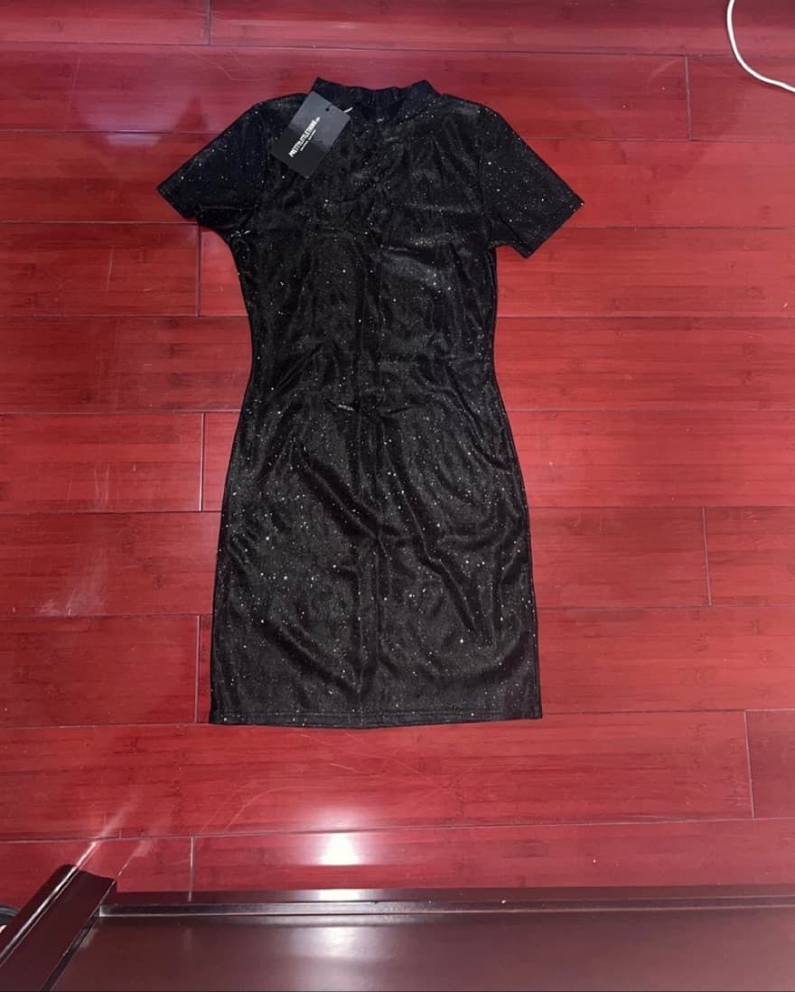 NWT Pretty Little Thing Glitter Dress  - Image 4