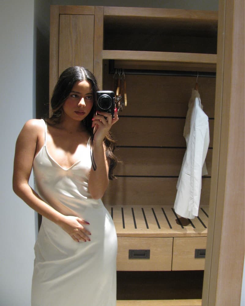 White dress - Image 1
