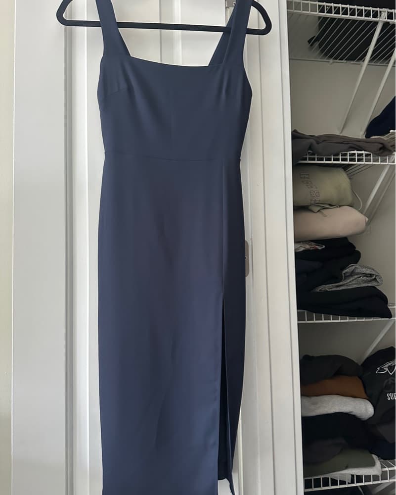 Elegant Navy Blue Babaton Aritzia Midi - Image 1