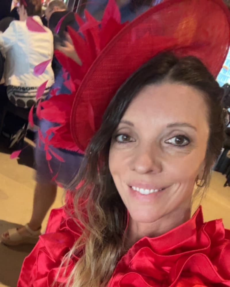 Derby Red Hatinator / Fascinator - Image 1