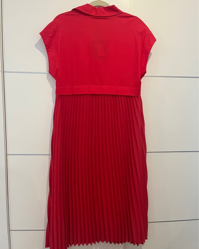 Vibrant Pleated Midi Dress - Image 5