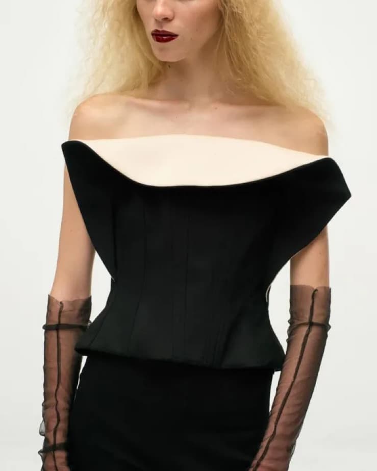 Dramatic Off-the-Shoulder Corset - Image 1
