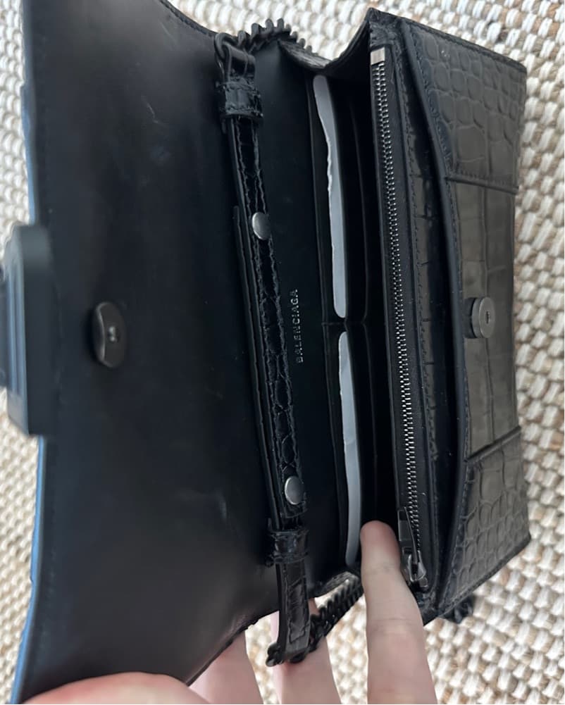 Balenciaga Hourglass Wallet On Chain - Image 4