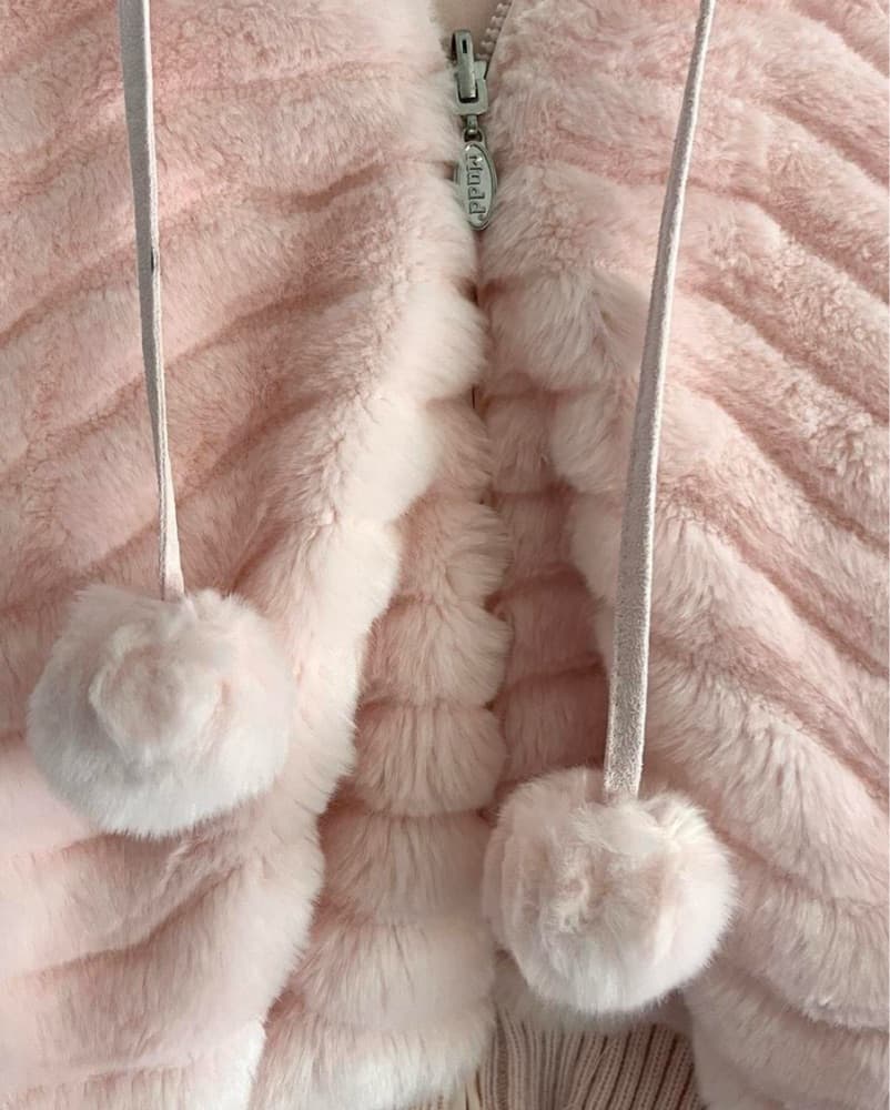 Y2K Mudd Pink Faux Fur Jacket - Image 4