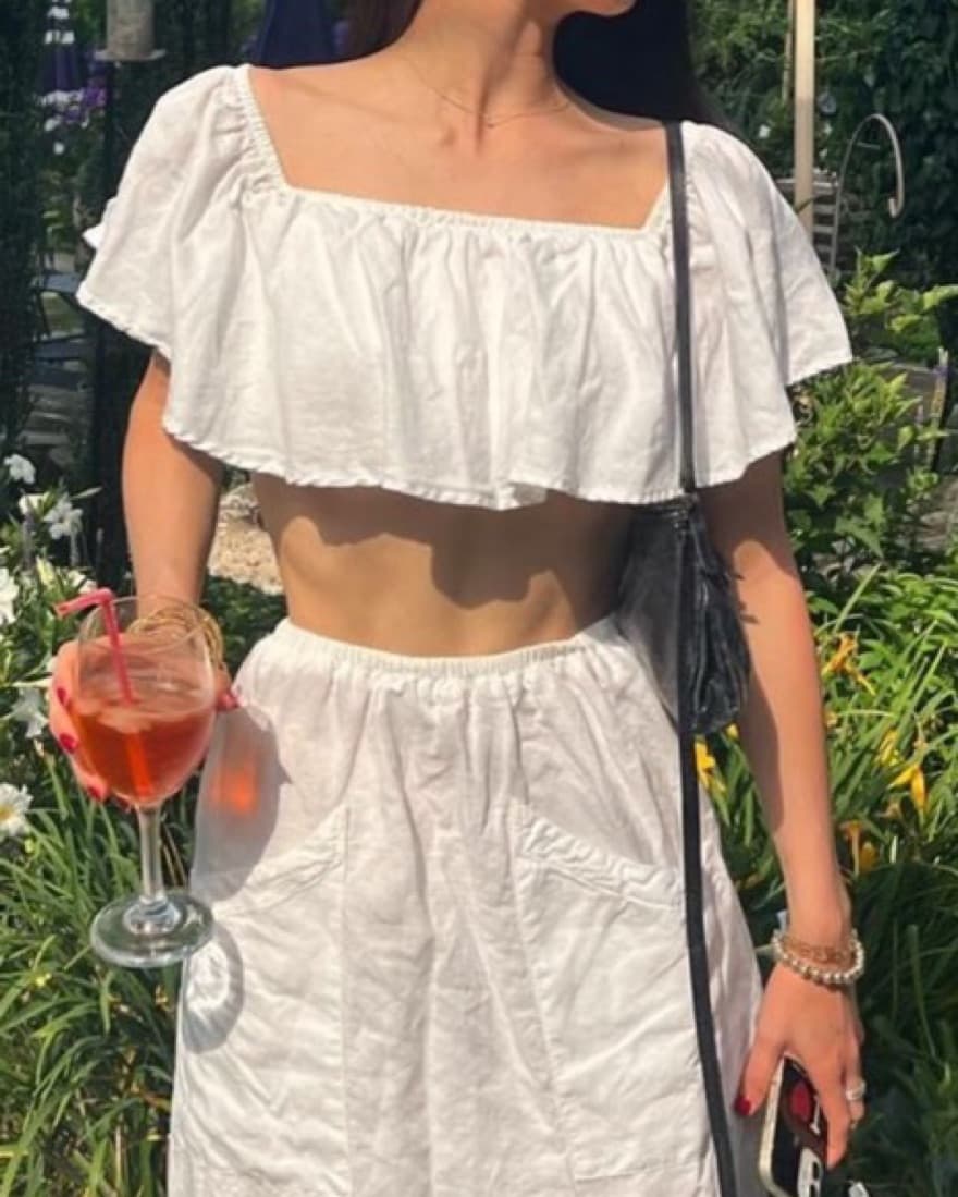 Reformation Linen Set - Image 1
