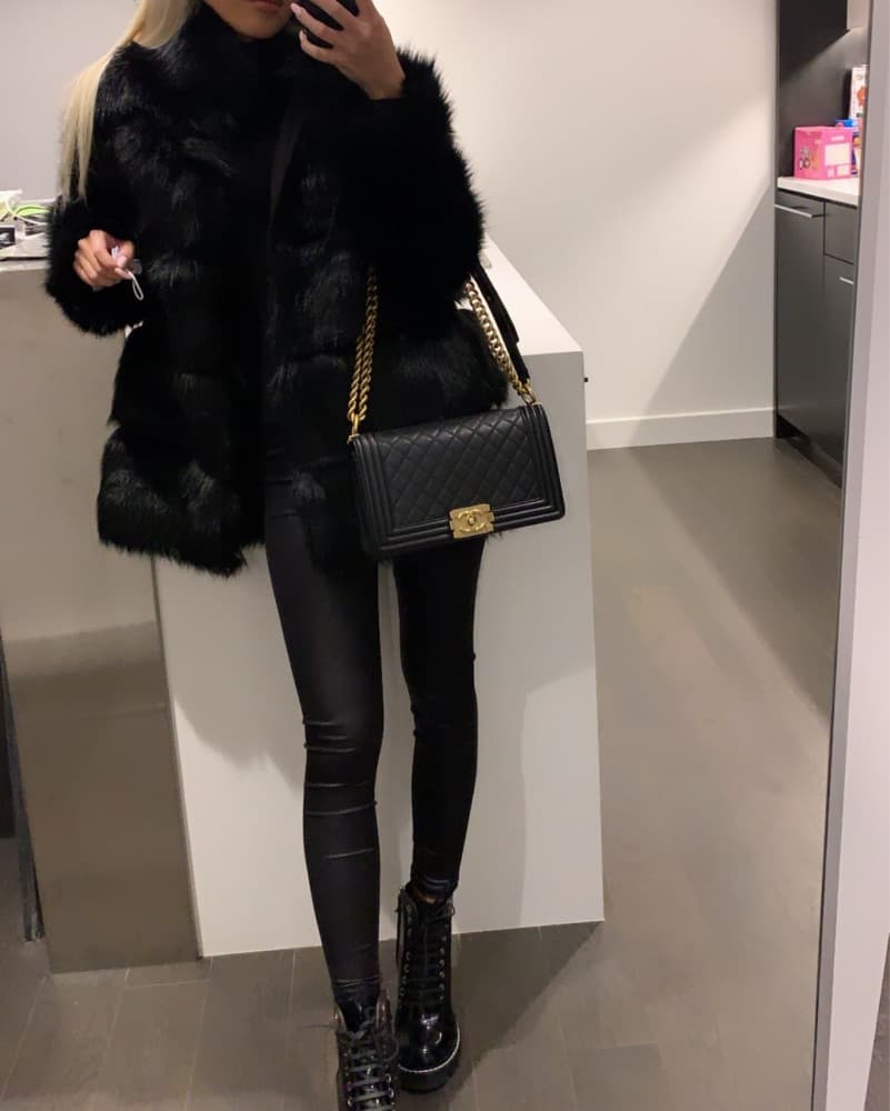 Chanel Boy Bag Medium - Image 1