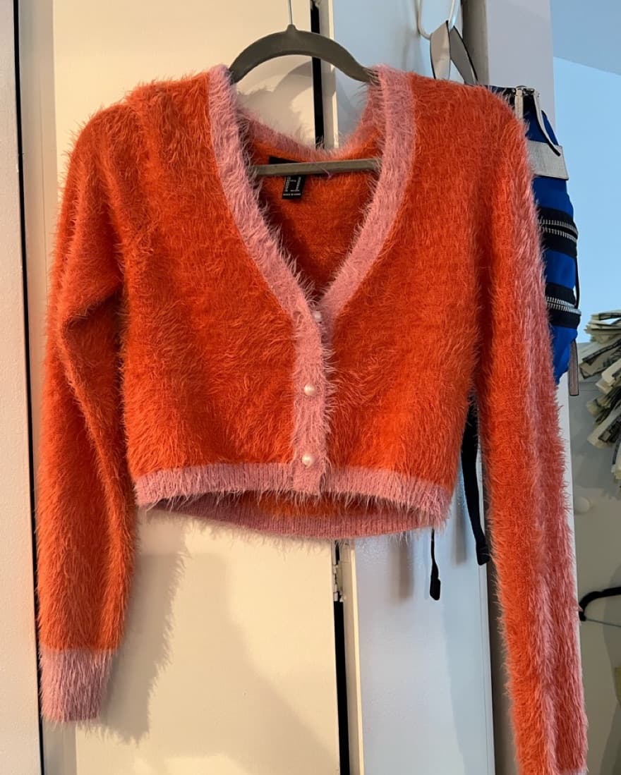 pink orange cropped sweater - Image 4