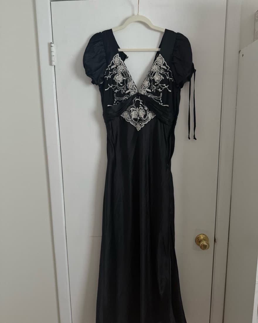 Cooper Lace Midi Dress - Image 4