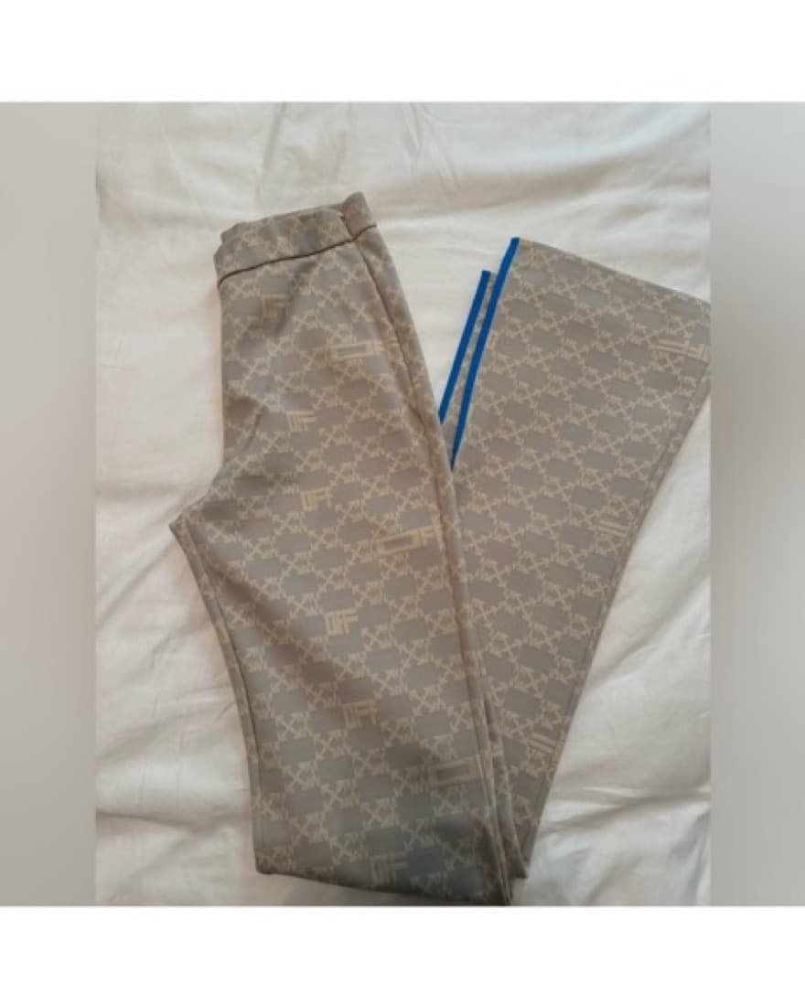 Off white Monogram Crop Pant Set - Image 2