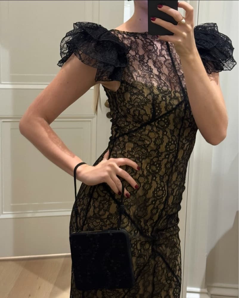 Stunning Lace Mermaid Gown - Image 3
