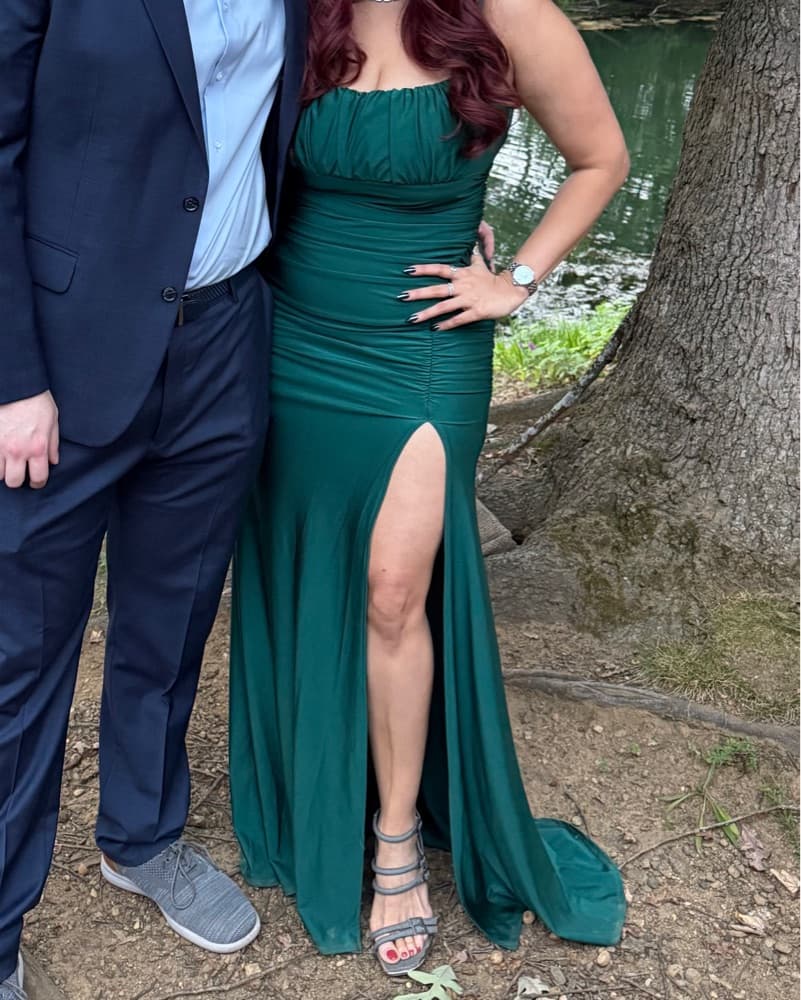 Glamorous Emerald Green Satin Gown - Image 4
