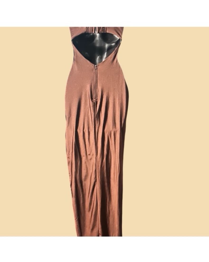 Stunning Sleeveless Maxi Dress - Image 3