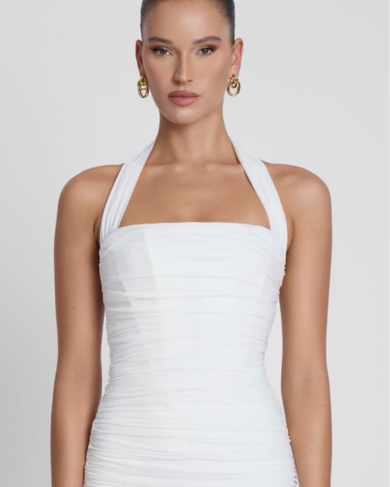 Sleek and Sophisticated Bodycon Dress - Image 4