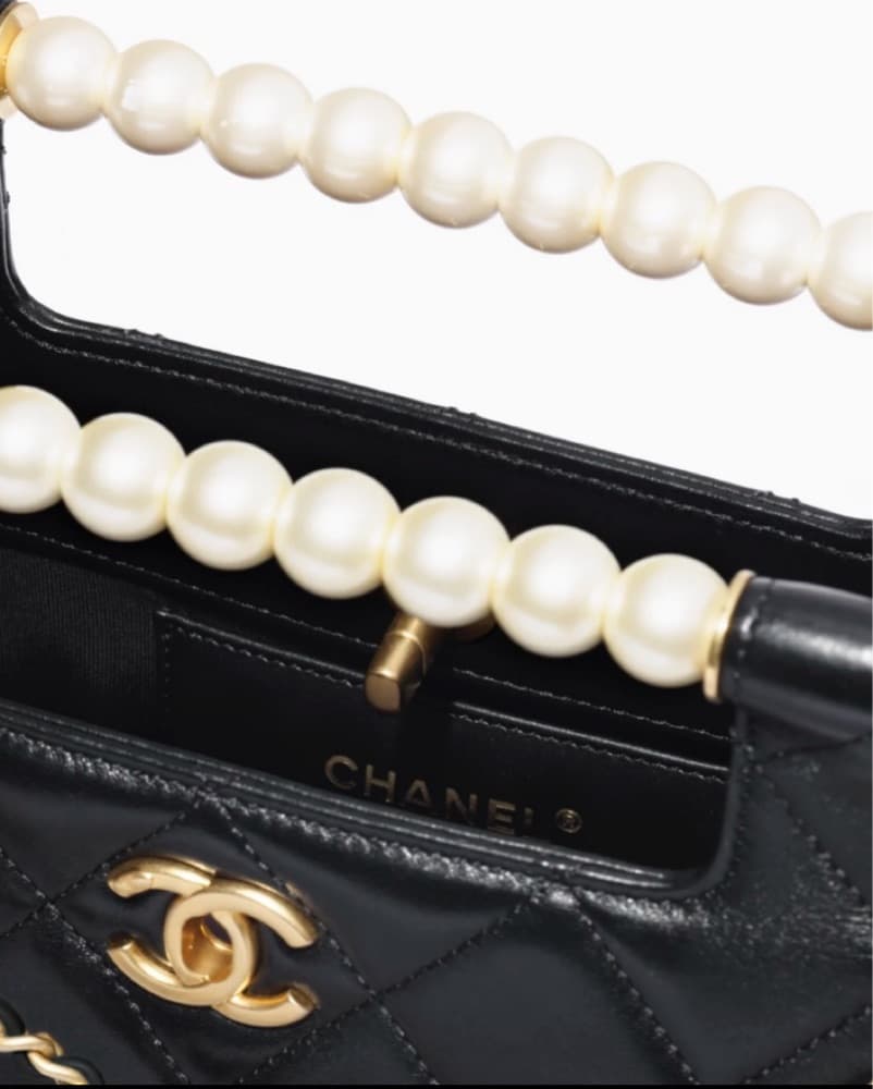 Chanel Pearl Handle Bag - Image 3