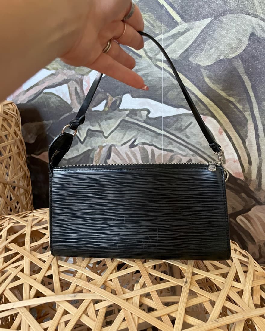 Louis Vuitton Epi Leather Pochette - Image 3