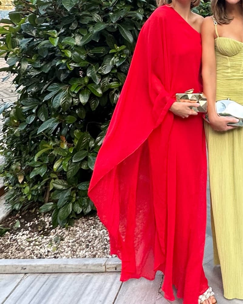 Vibrant One-Shoulder Red Gown, THE ARE - Image 3