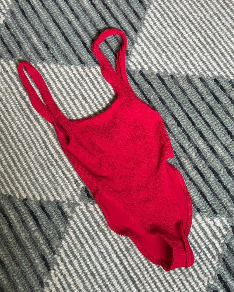Bond-Eye Red Crinkle One Piece - Image 5