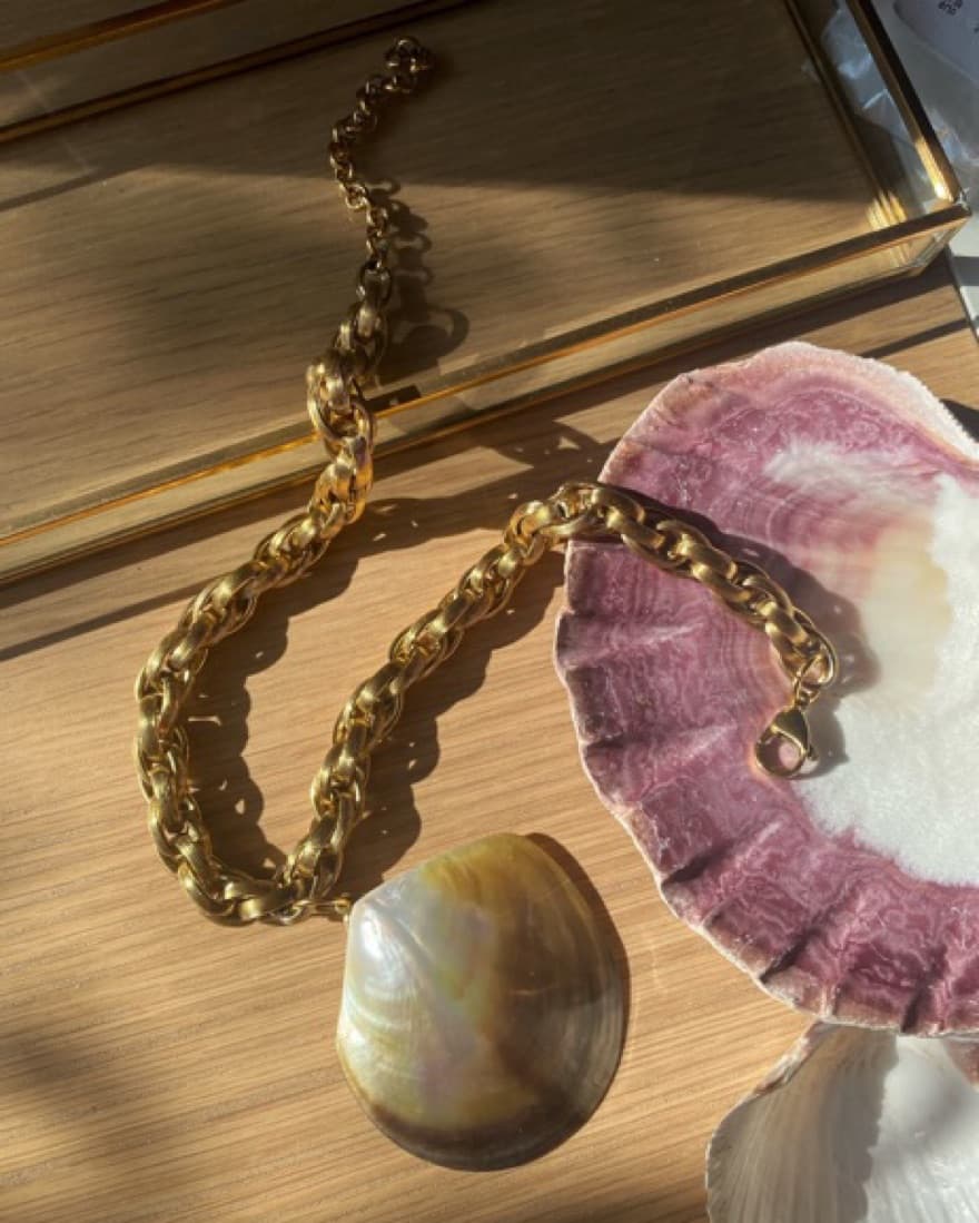 Large Oversized Shell Necklace - Image 4