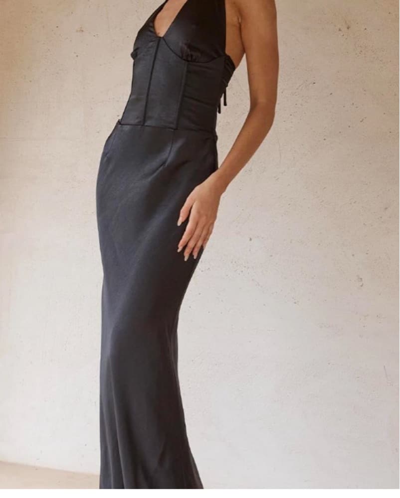 Elegant Halter Neck Maxi Dress - Image 4