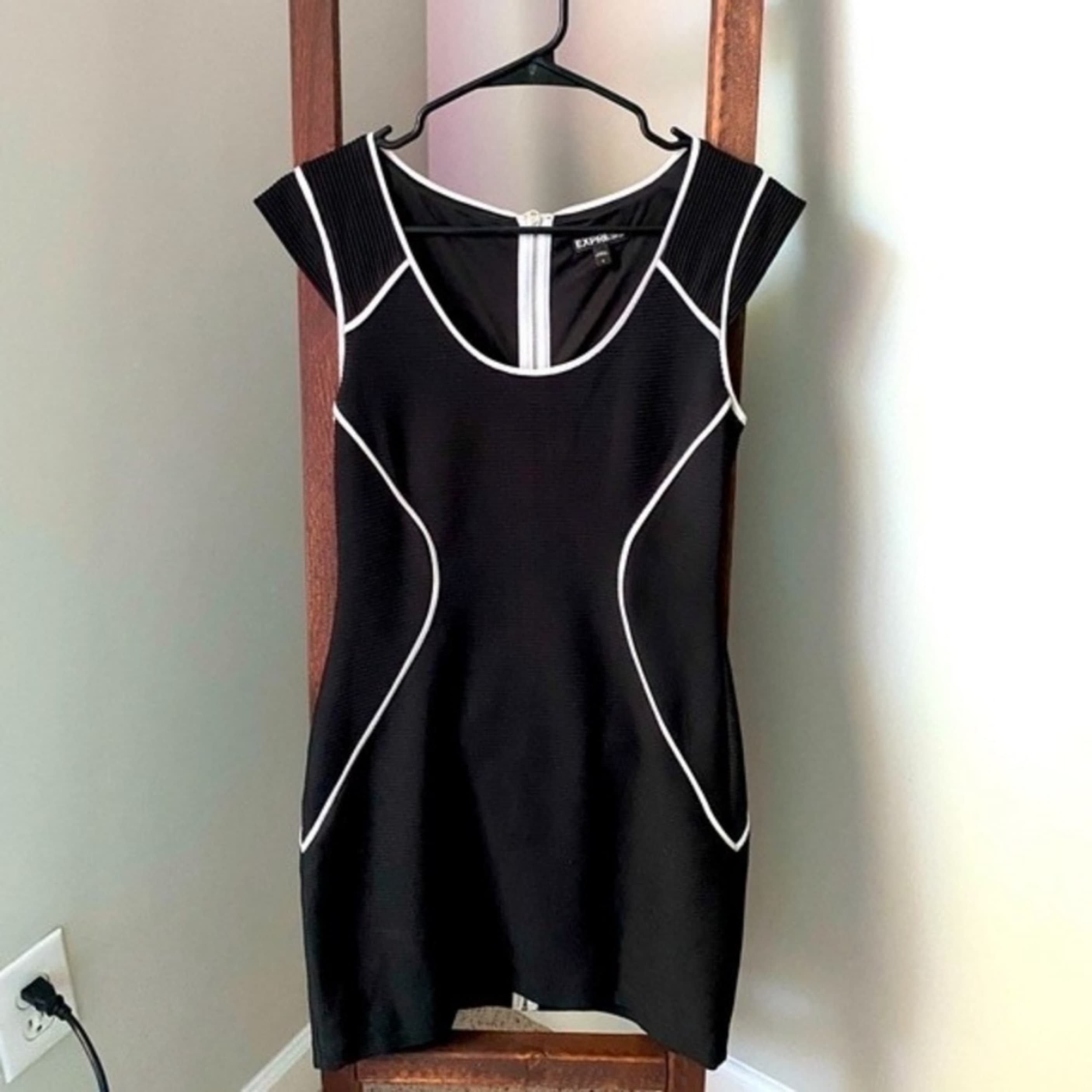 Black Dress From express, Size 8 - Image 4