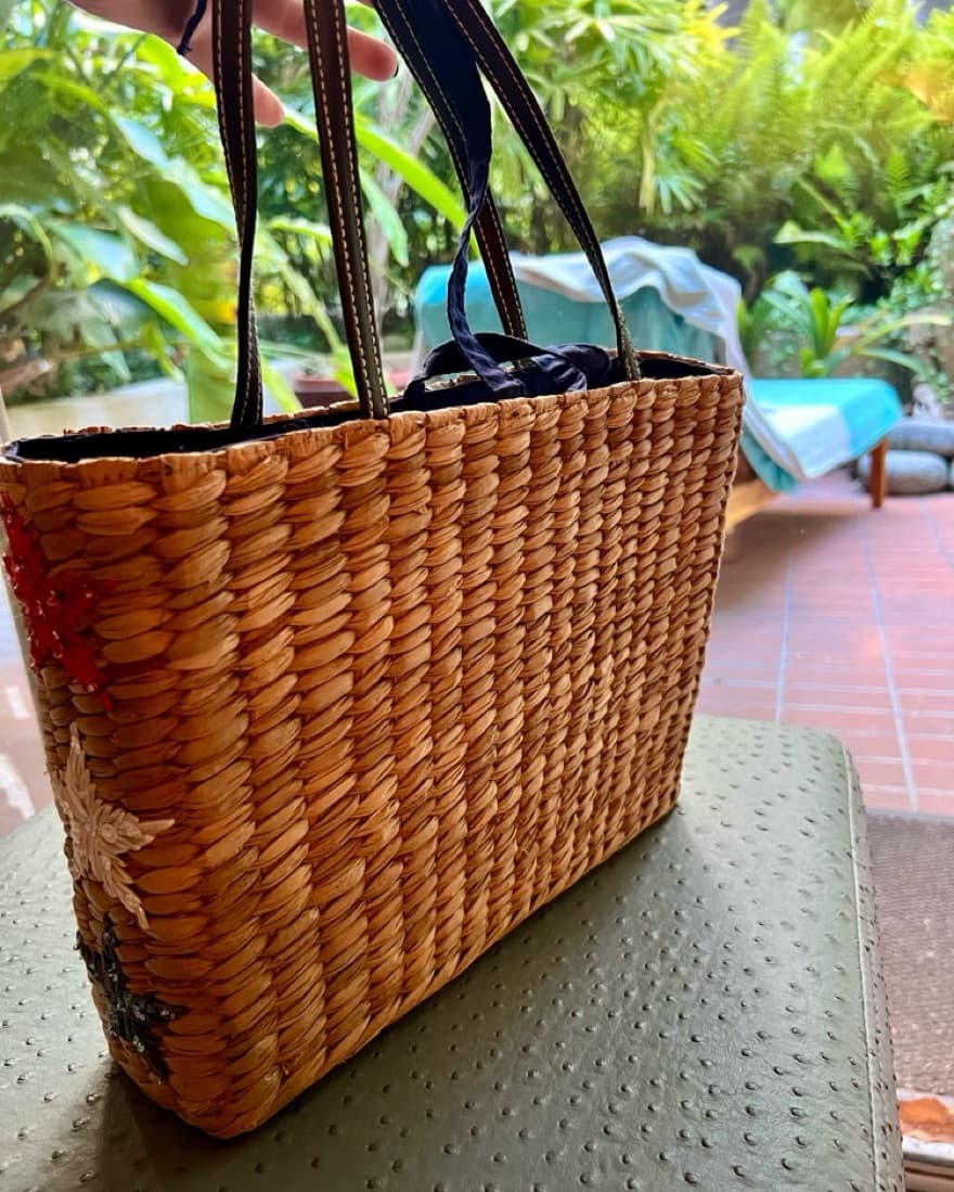 Lord & Taylor Vintage Straw Tote ❤️🤍💙 - Image 3