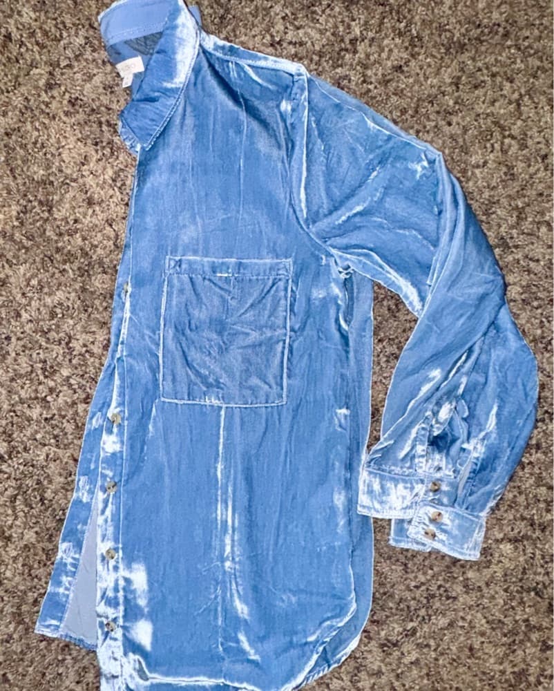 The Hadley Velvet Relaxed Buttondown - Image 4