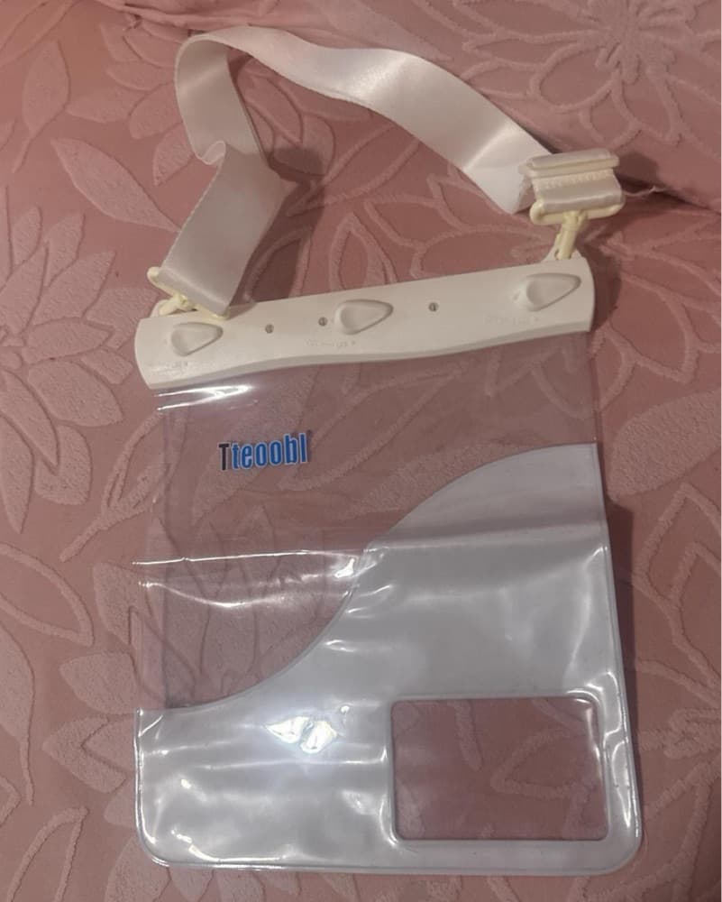 Waterproof Touchscreen Bag  - Image 1