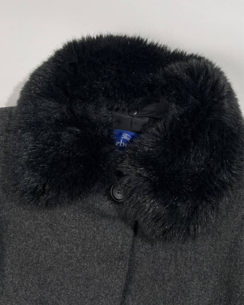 Burberry Winter Coat With Fur Collar - Image 3