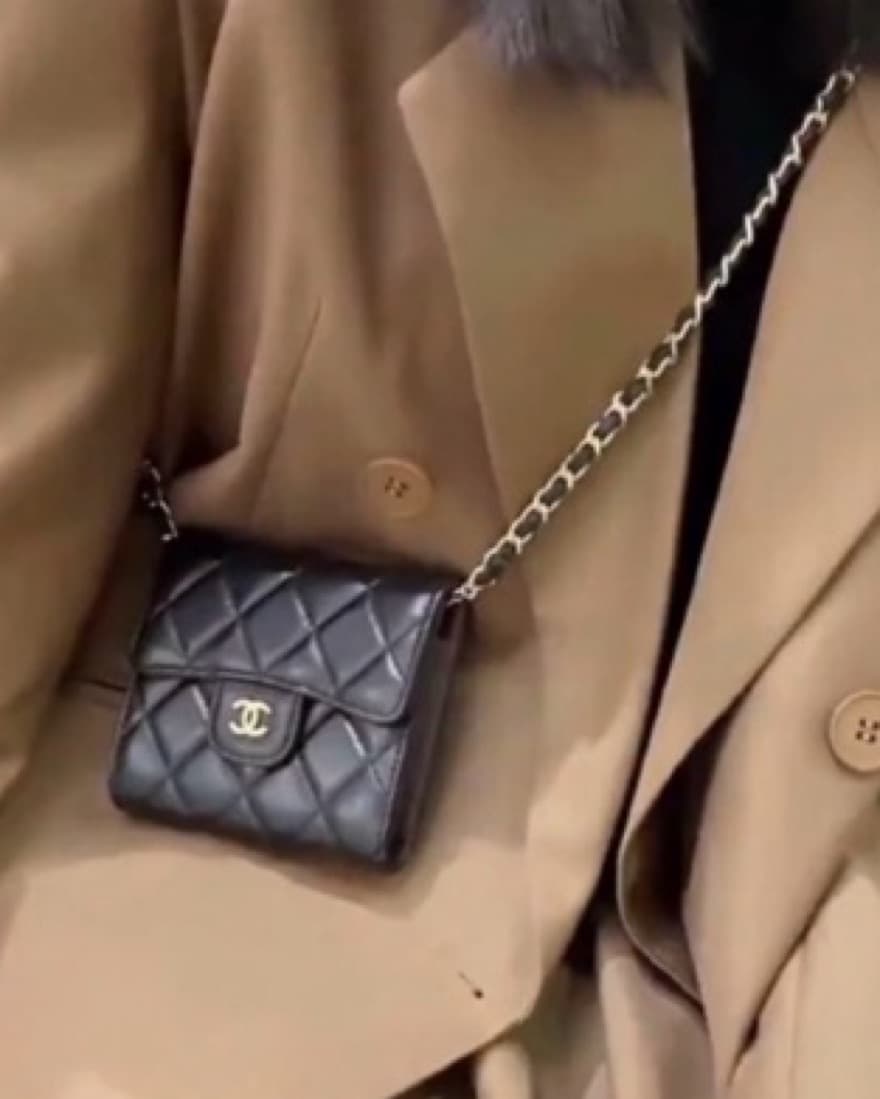 Chanel Black Mini Wallet On Chain  - Image 2