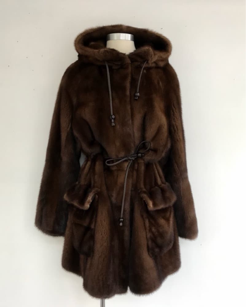 *VINTAGE* Chocolate Brown Hooded Mink Fur Coat - Image 4