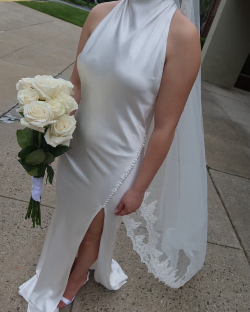 Lace Edge Mantilla Veil - Image 4