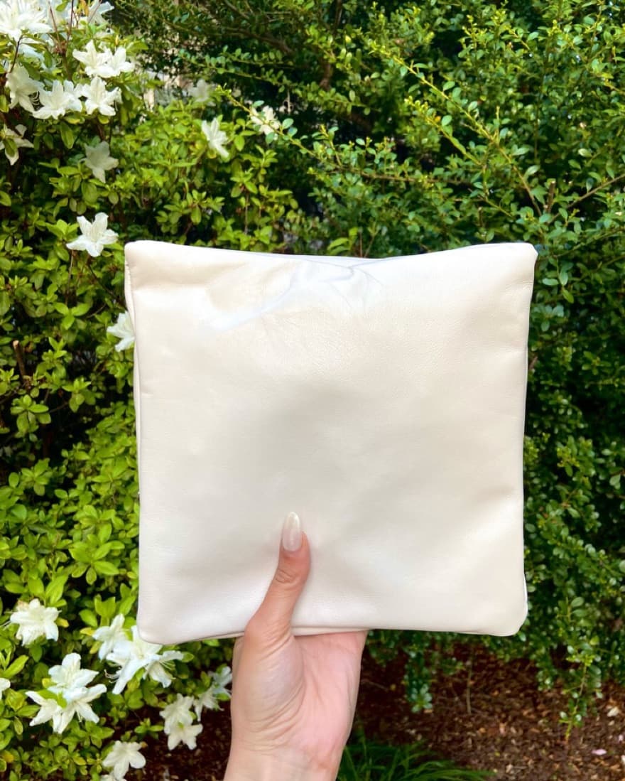 White Leather Pyramid Purse - Image 6