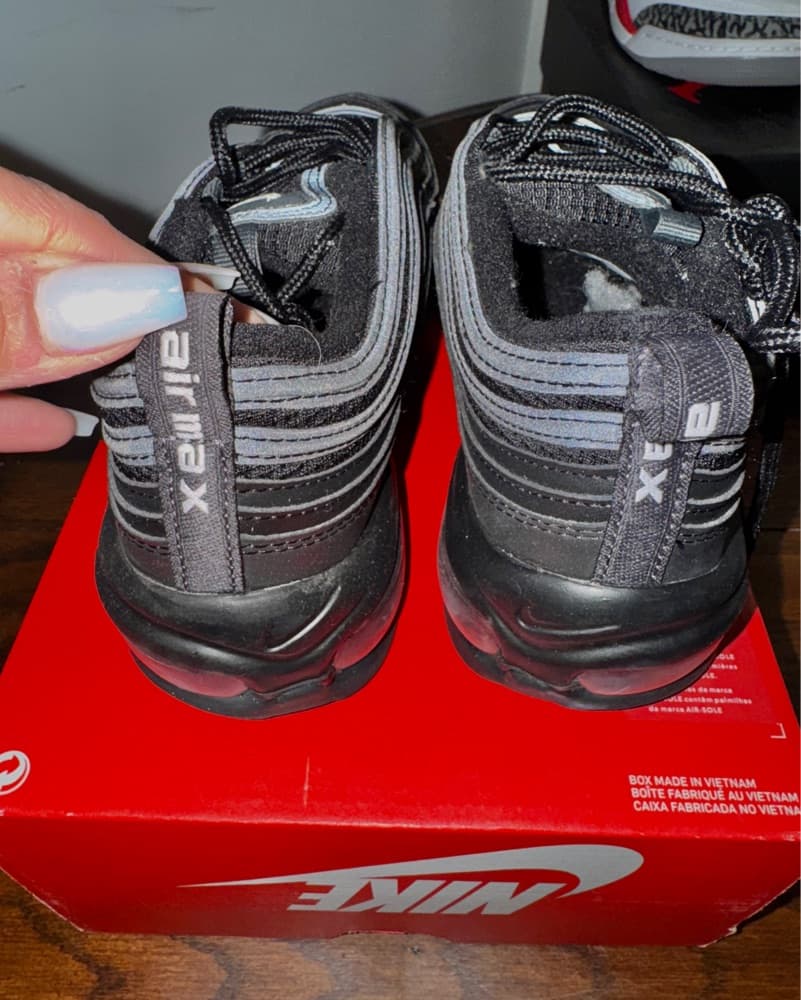 Nike Air Max Size 6y (7.5 Womens) - Image 3