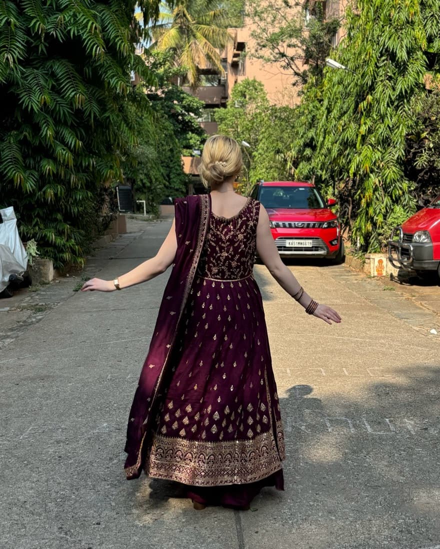 Indian Lehenga Maroon & Gold - Image 2