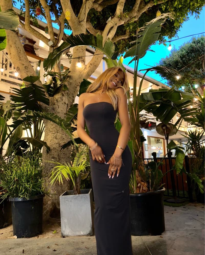 Elegant Black Strapless Gown - Image 1