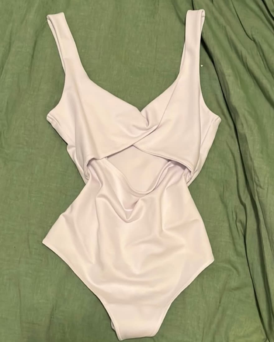 Abercrombie twist front body suit  - Image 1