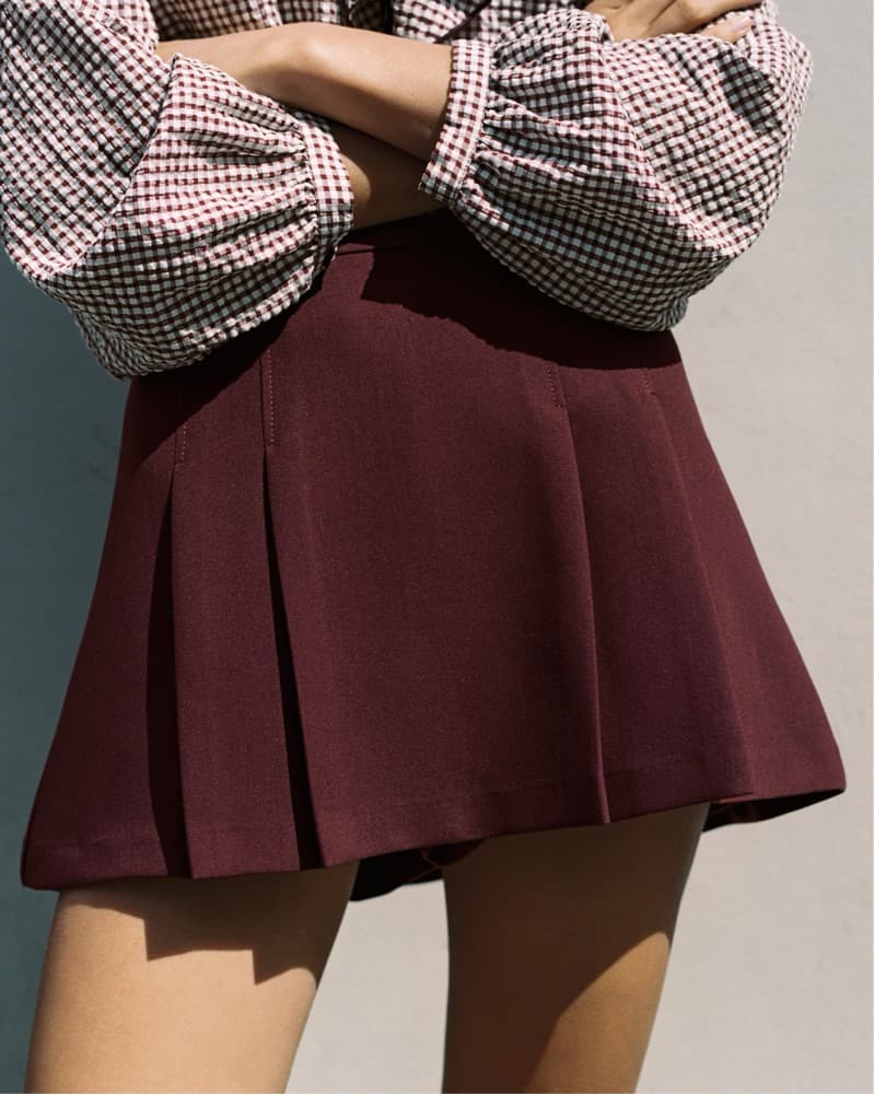 ZARA Pleated Burgundy Skirt - Image 4