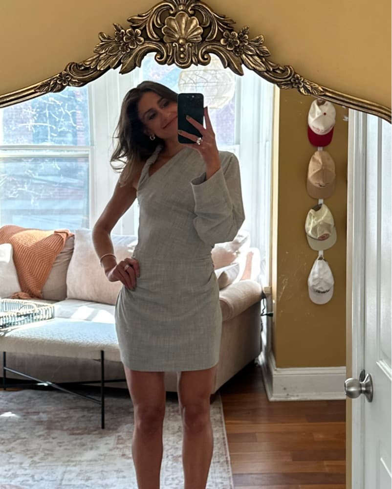 Chic One-Shoulder Gray Minidress - Image 1