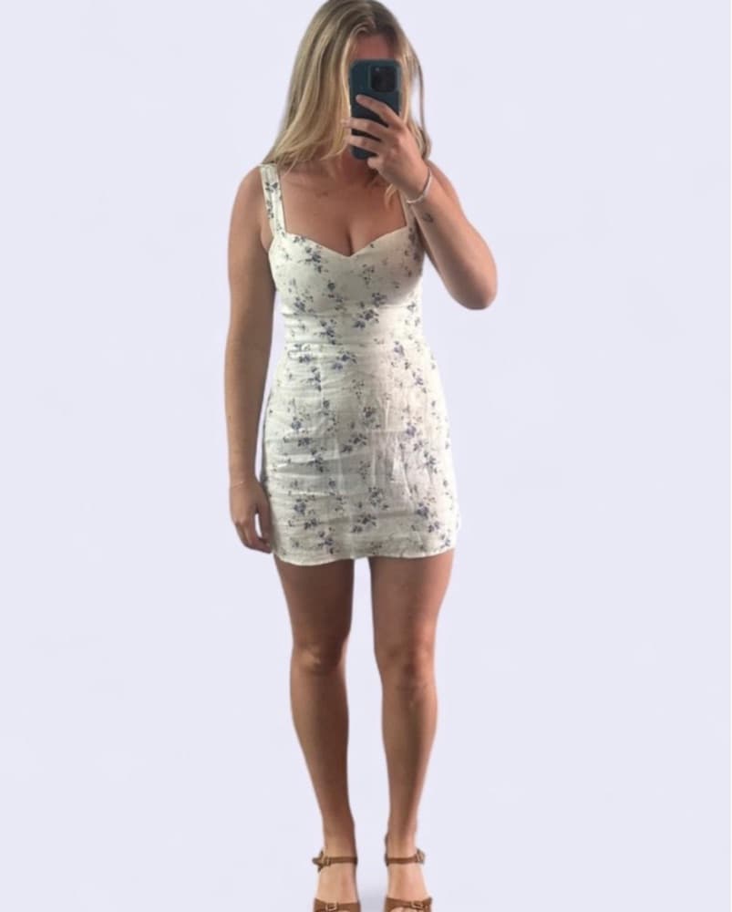 Linen Reformation Dress - Image 4