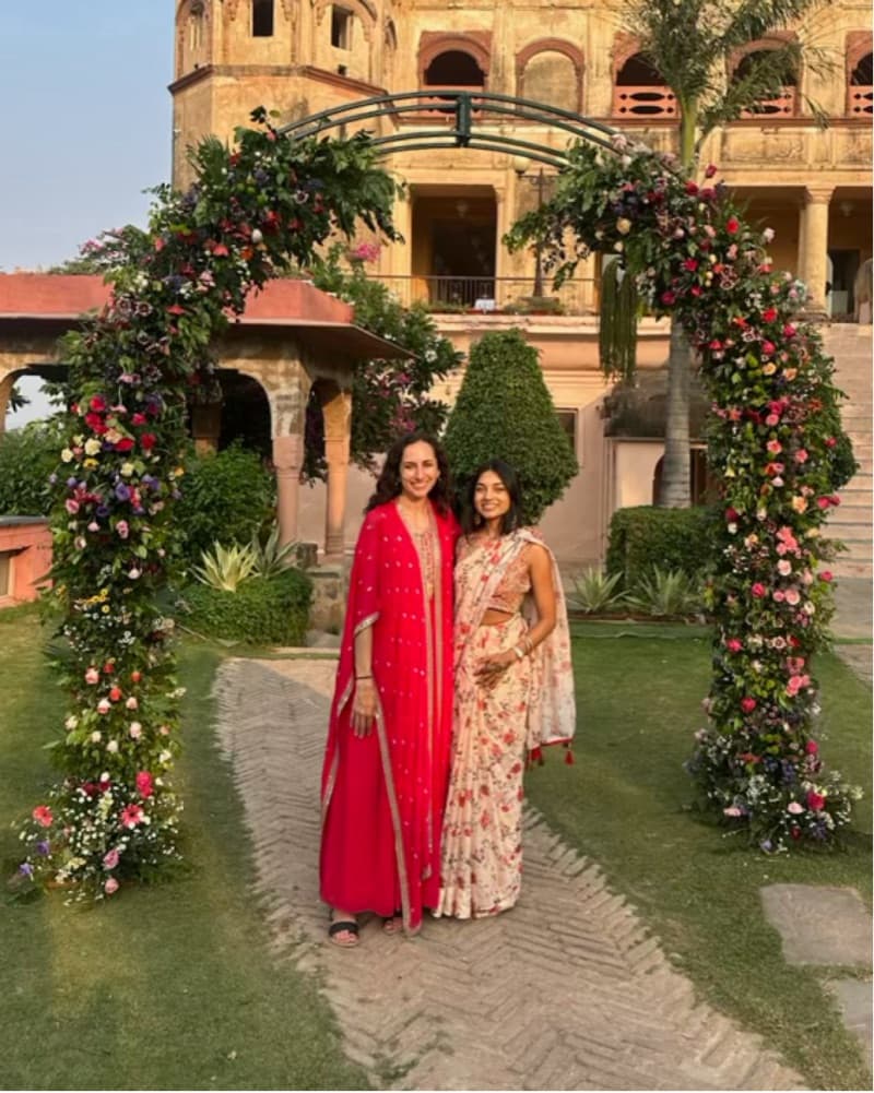 Light, Breezy, Floral sari - Image 2