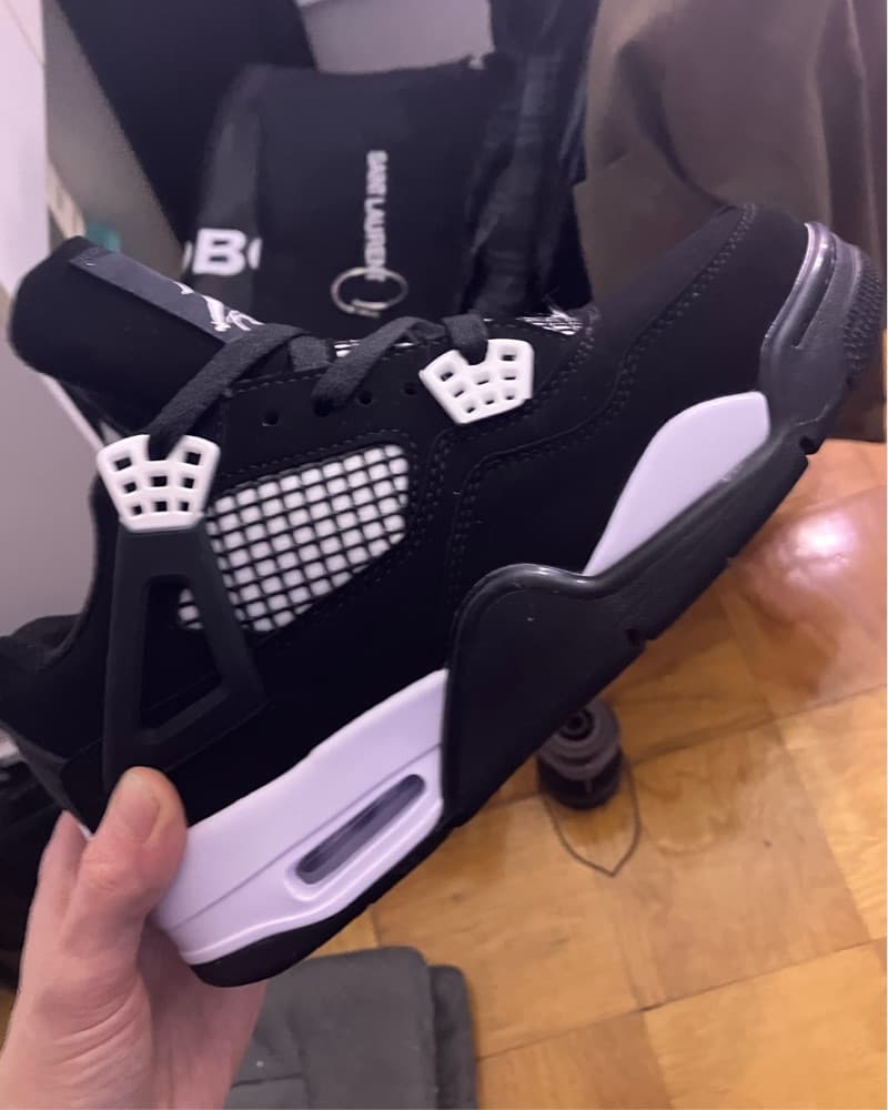 Nike Air Jordan 4’s “White Thunder” - Image 4