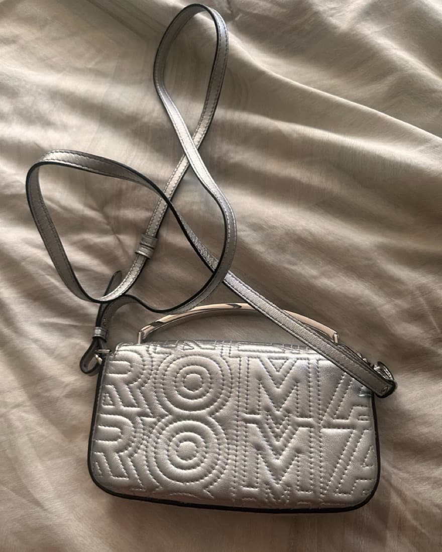 Fendi Silver Baguette Phone Pouch - Image 4