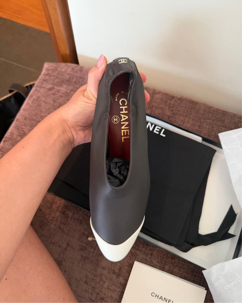 Chanel Pumps Lambskin Dark Brown  - Image 4